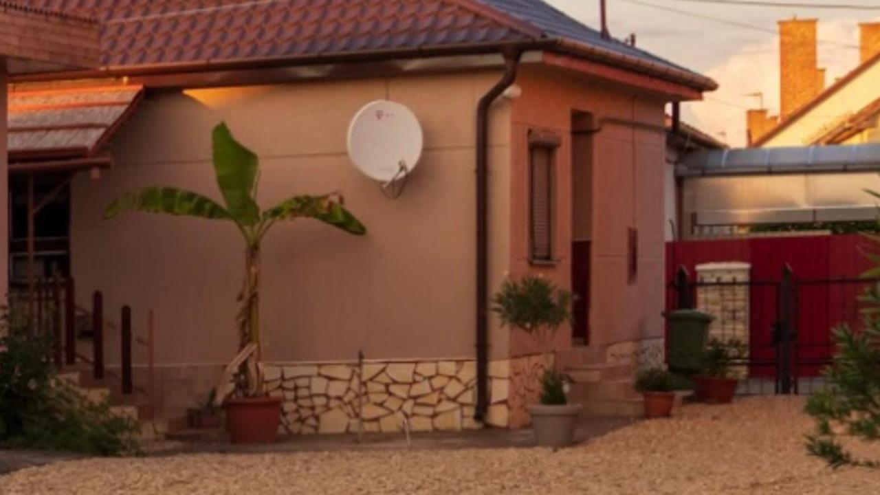 Ivanhoe Apartman Daire Nyírbátor Dış mekan fotoğraf