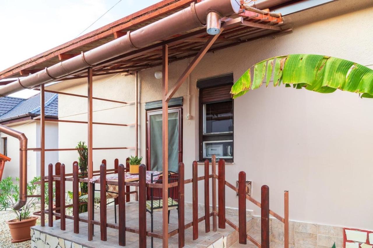 Ivanhoe Apartman Daire Nyírbátor Dış mekan fotoğraf