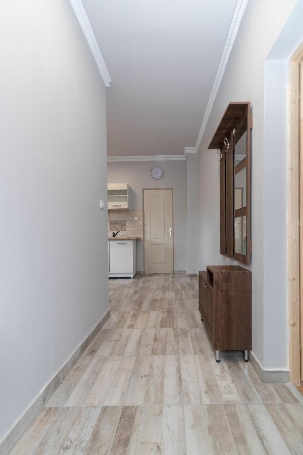 Ivanhoe Apartman Daire Nyírbátor Dış mekan fotoğraf