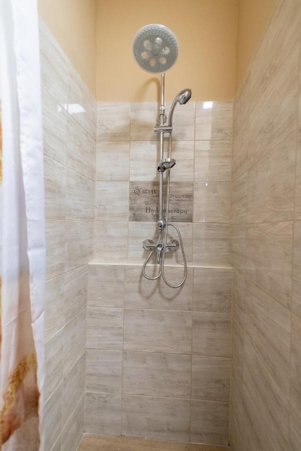 Ivanhoe Apartman Daire Nyírbátor Dış mekan fotoğraf