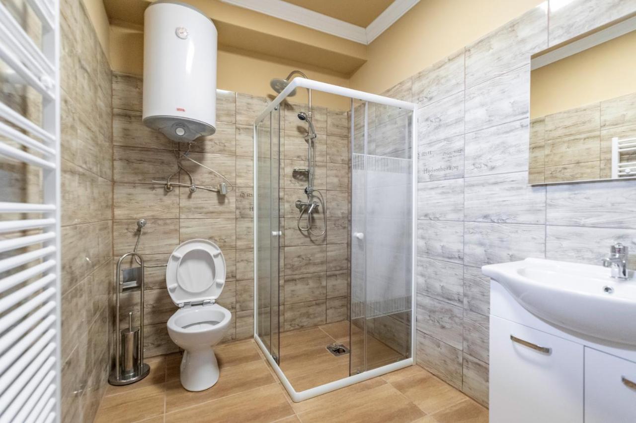 Ivanhoe Apartman Daire Nyírbátor Dış mekan fotoğraf