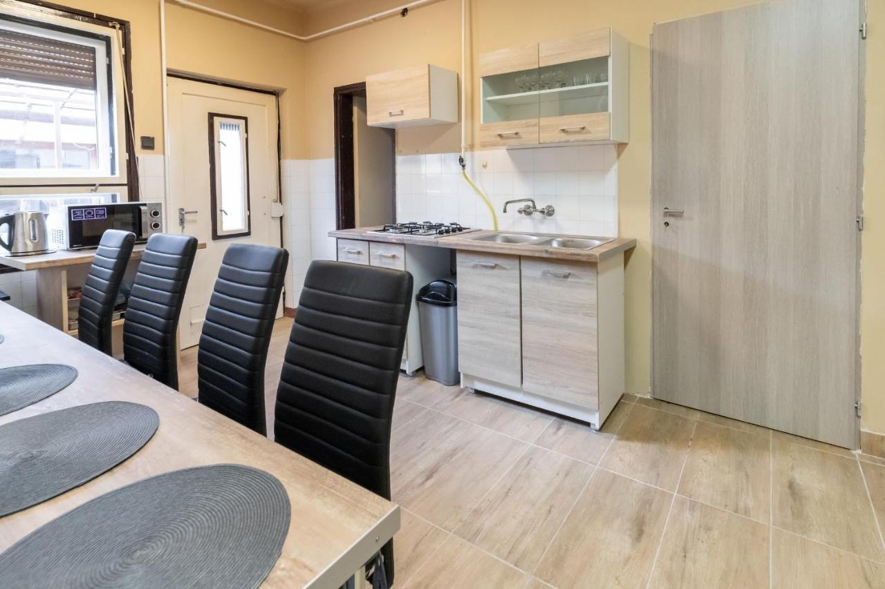 Ivanhoe Apartman Daire Nyírbátor Dış mekan fotoğraf